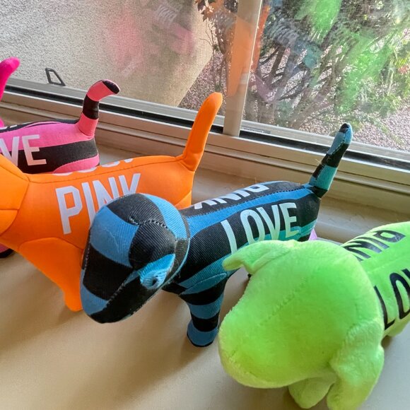 Victoria's Secret Pink Dogs Set of 6 Stuffed Love Pink - Picture 8 of 10